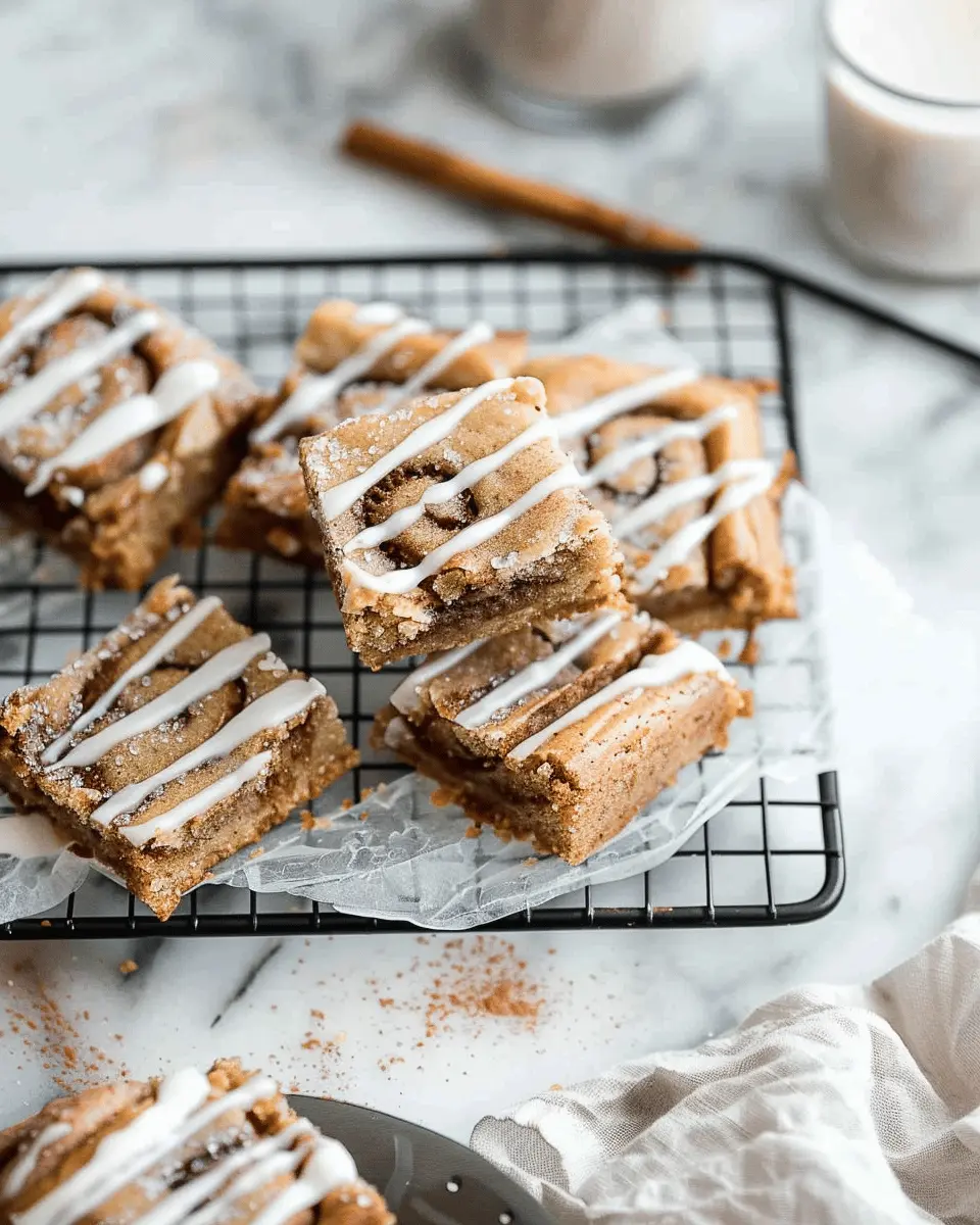 Cinnamon Roll Blondies: Indulgent Treat for Home Cooks